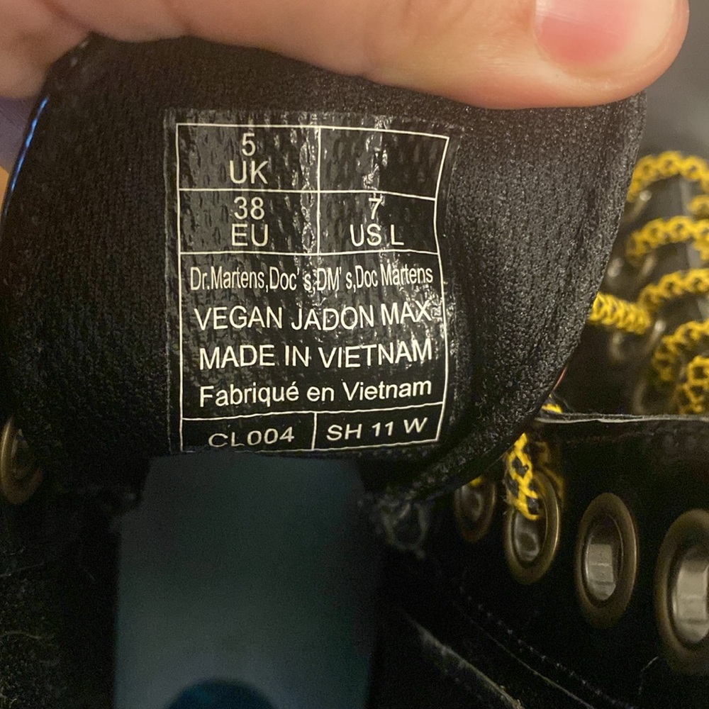 Womens dr martens vegan boots - Picture 7 of 9